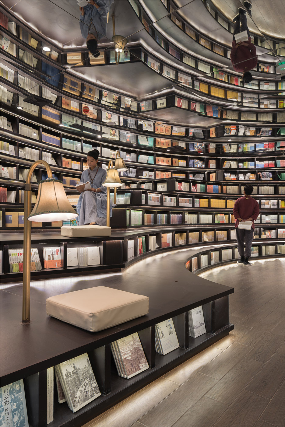 hangzhou-zhongshuge-li-xiang-bookshop-star-avenue-china-_dezeen_936_7