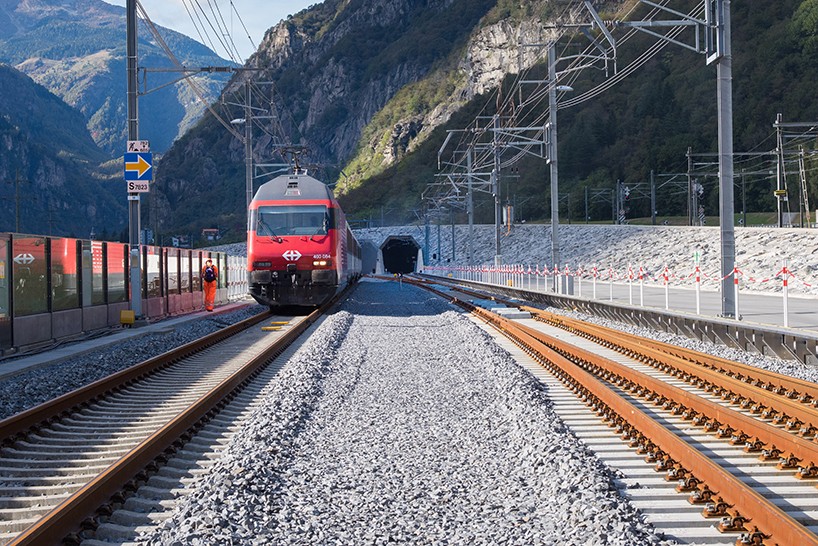gotthard-base-tunnel-completion-designboom-05-818x546