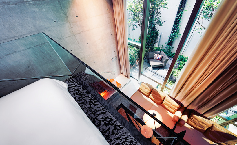 philippe-starck-m-social-singapore-hotel-designboom-08