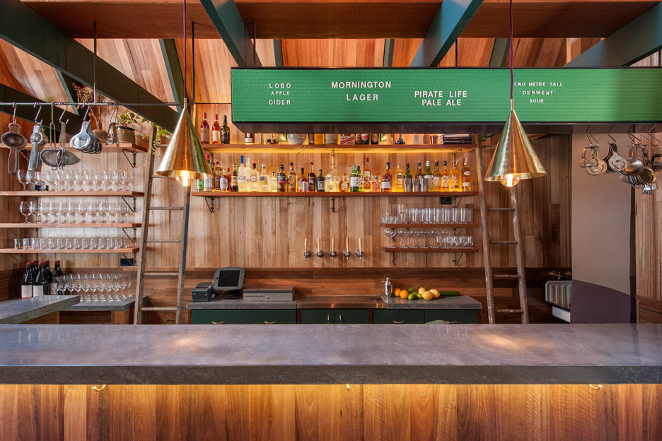 pink-moon-saloon-adelaide-australia-sans-arc-restaurant-bar-kitchen-timber-small_dezeen_936_0