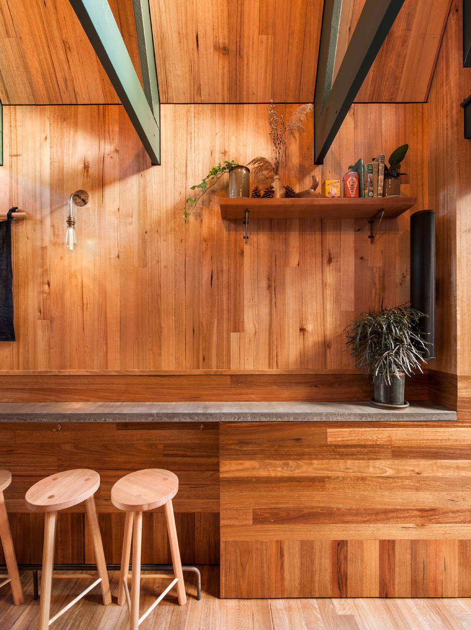 pink-moon-saloon-adelaide-australia-sans-arc-restaurant-bar-kitchen-timber-small_dezeen_dezeen_936_3