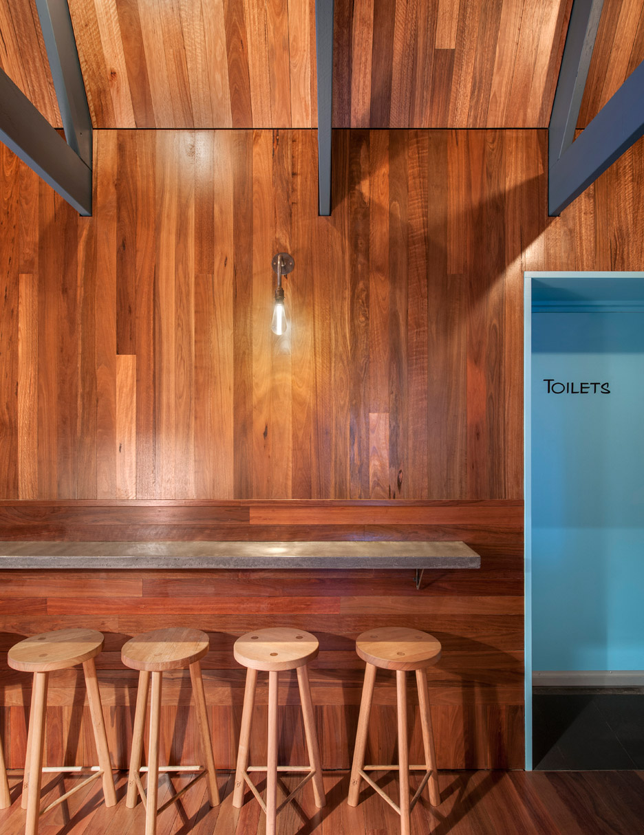 pink-moon-saloon-adelaide-australia-sans-arc-restaurant-bar-kitchen-timber-small_dezeen_dezeen_936_4