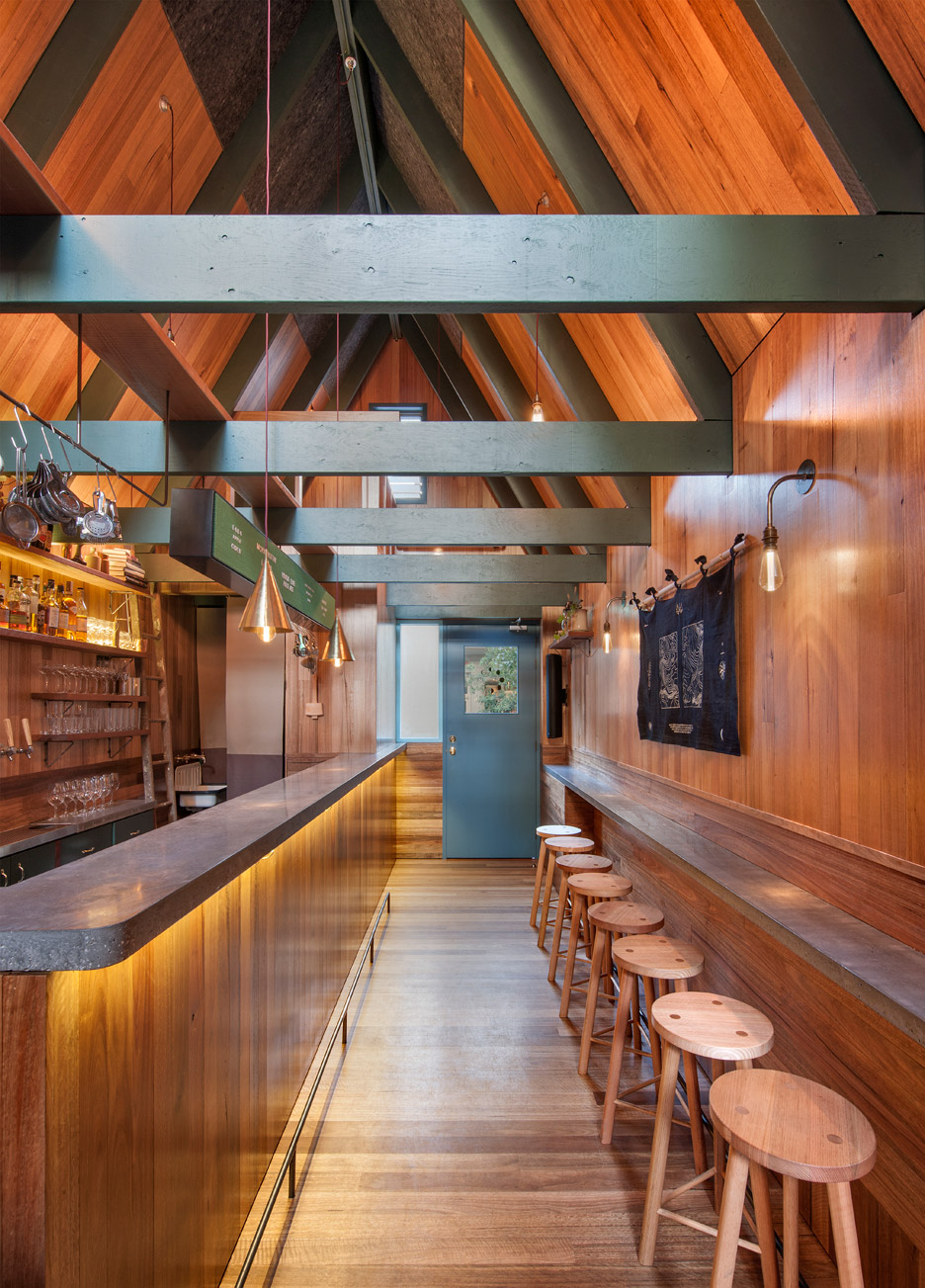 pink-moon-saloon-adelaide-australia-sans-arc-restaurant-bar-kitchen-timber-small_dezeen_dezeen_936_7