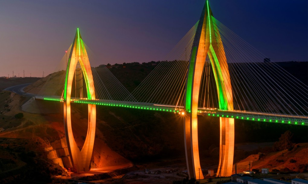 Moroccan-Bridge-Philips-LEDs-1020x610