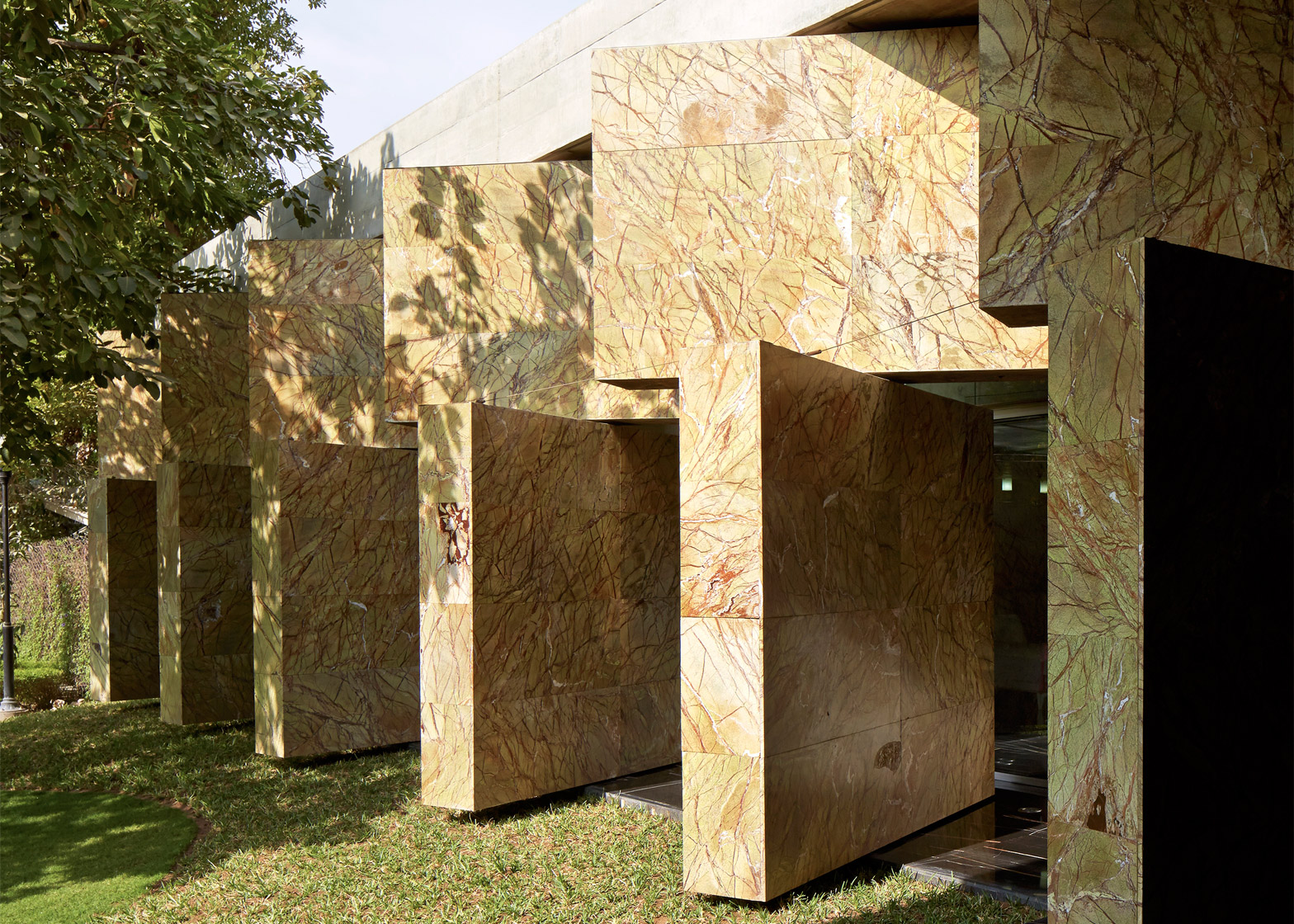 moving-lanscapes-matharoo-associates-architecture-ahmedabad-india_dezeen_1568_4