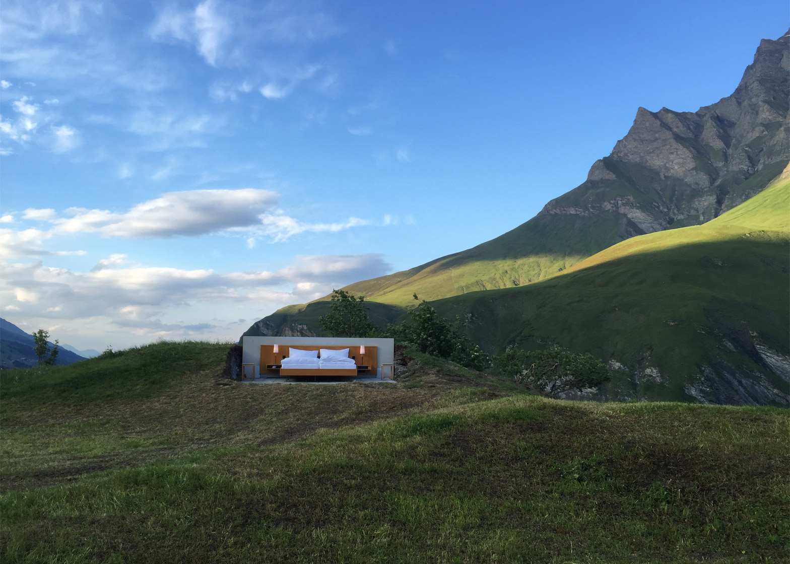 null-stern-hotel-switzerland-alps_dezeen_1568_1