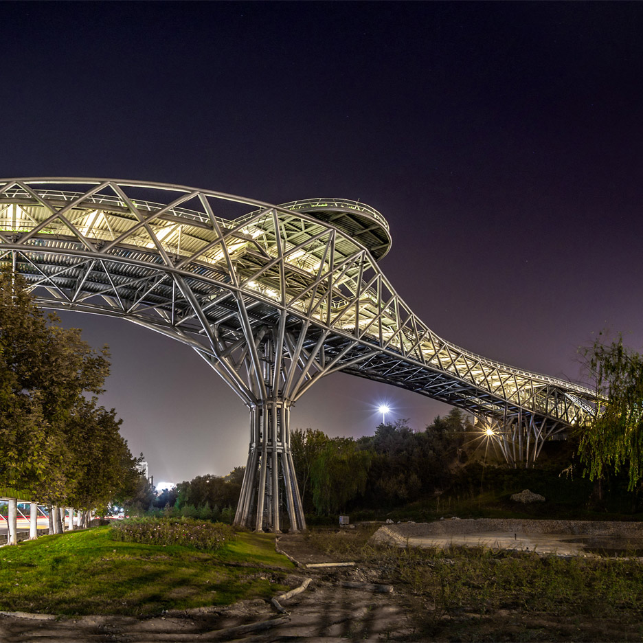 tabiat-bridge-diba-tensile-iran-aga-khan-award-2016_dezeen_936_0