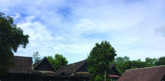 บ้านเสานัก