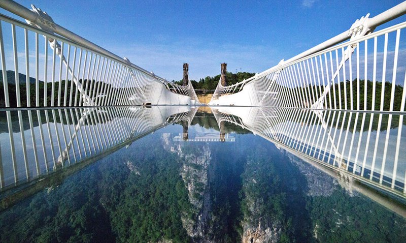 Zhangjiajie-Grand-Canyon-Glass-Bridge-lead-1020x610