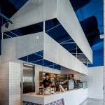 paras-cafe-the-swimming-pool-studio-blue-white-ceramic-tiles-interior-design-shanghai-china_dezeen_2364_col_3