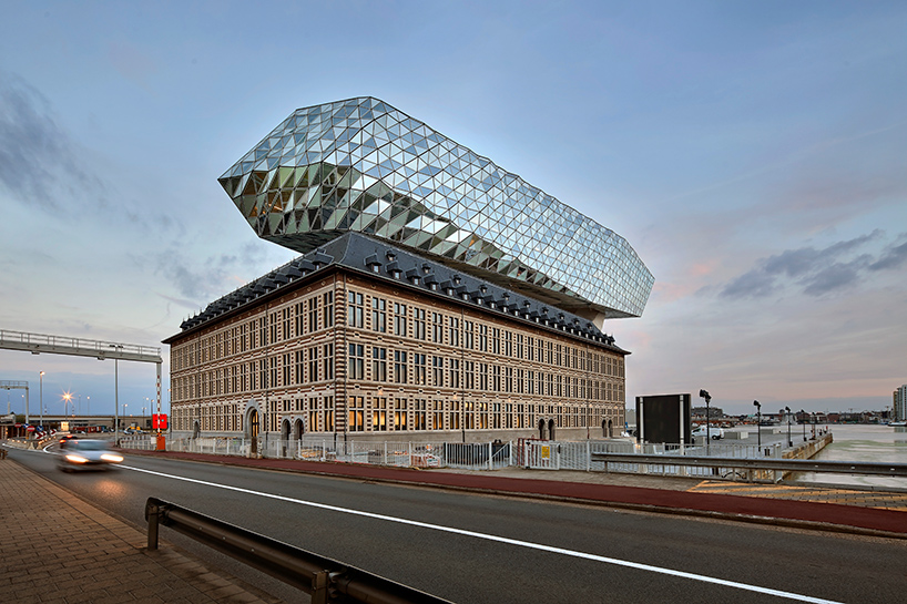 zaha-hadid-architects-port-house-antwerp-belgium-designboom-03