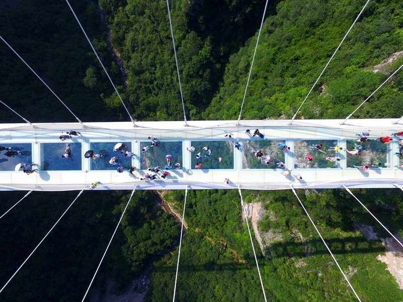 zhangjiajie-grand-canyon-glass-bridge-haim-dotan_dezeen_2364_col_1