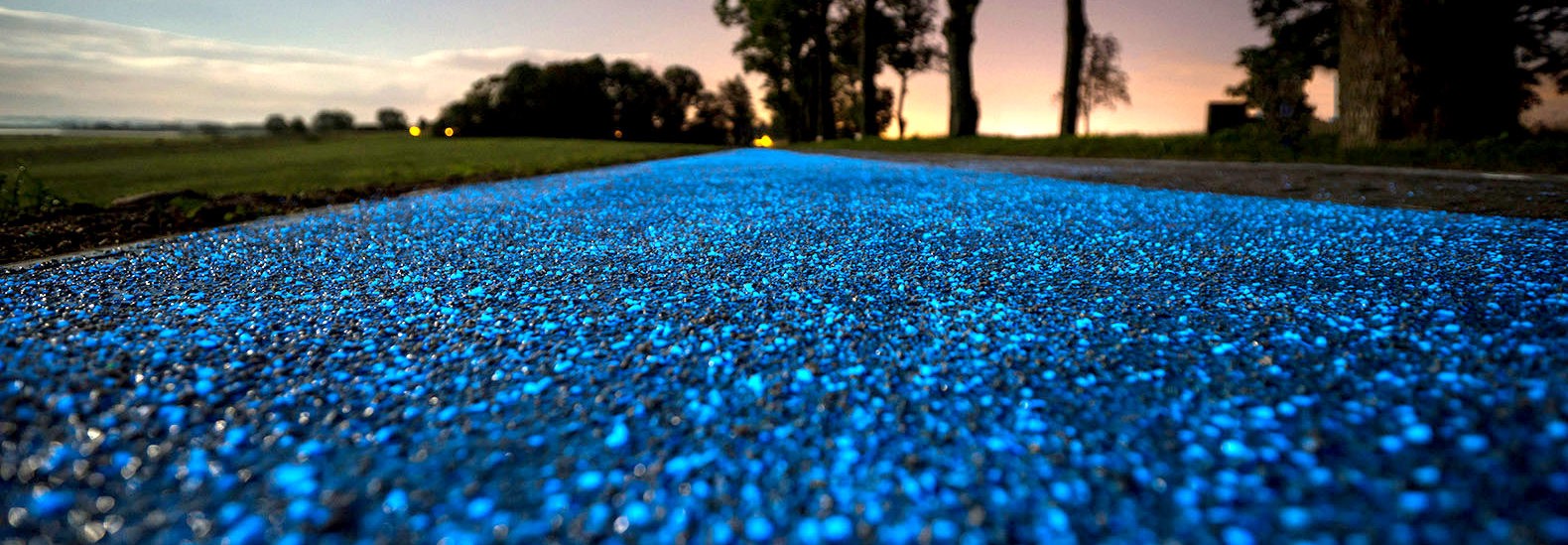 Glowing-Bike-Lane-lead-1580x549