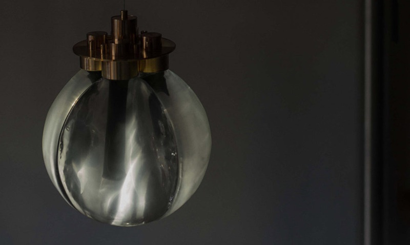 1teresa-van-dongen-spark-of-life-bioluminescent-light-03-1020x610