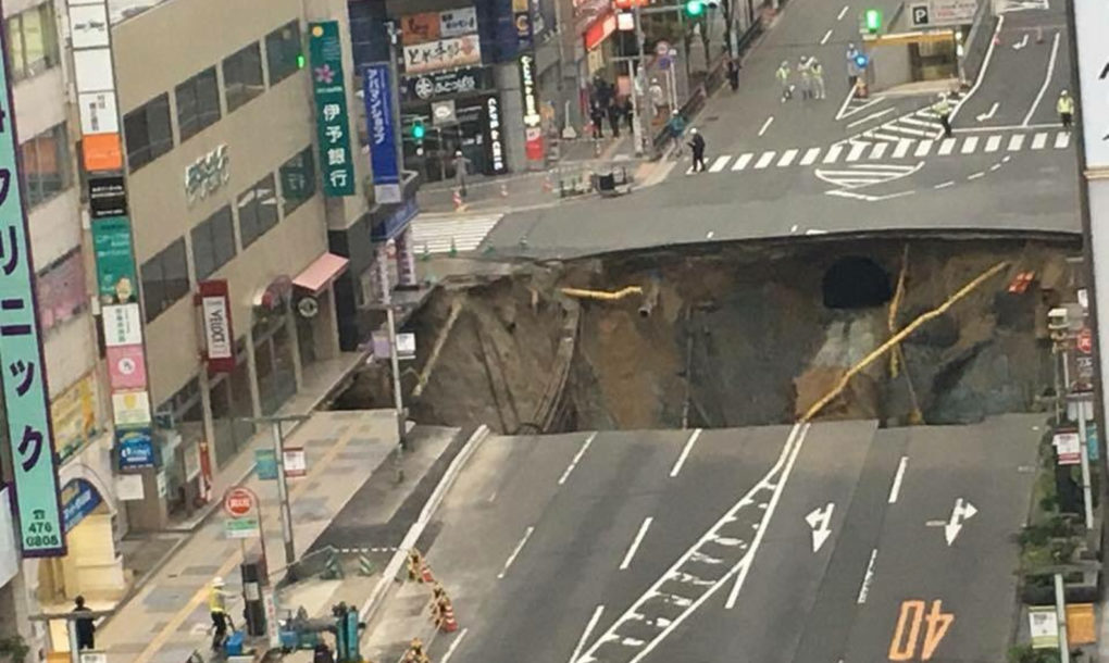 Fukuoka-Japan-sinkhole-1-1020x610