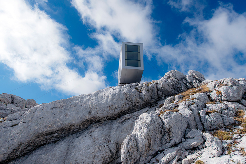 OFIS-kanin-cabin-designboom-04
