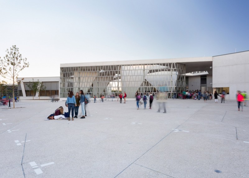 schools-german-school-madrid-spain-gruntuch-ernst-architects-world-architecture-festival_dezeen_2364_ss_0