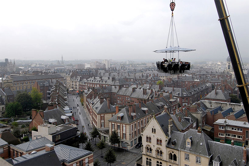 dinner-in-the-sky-designboom-01