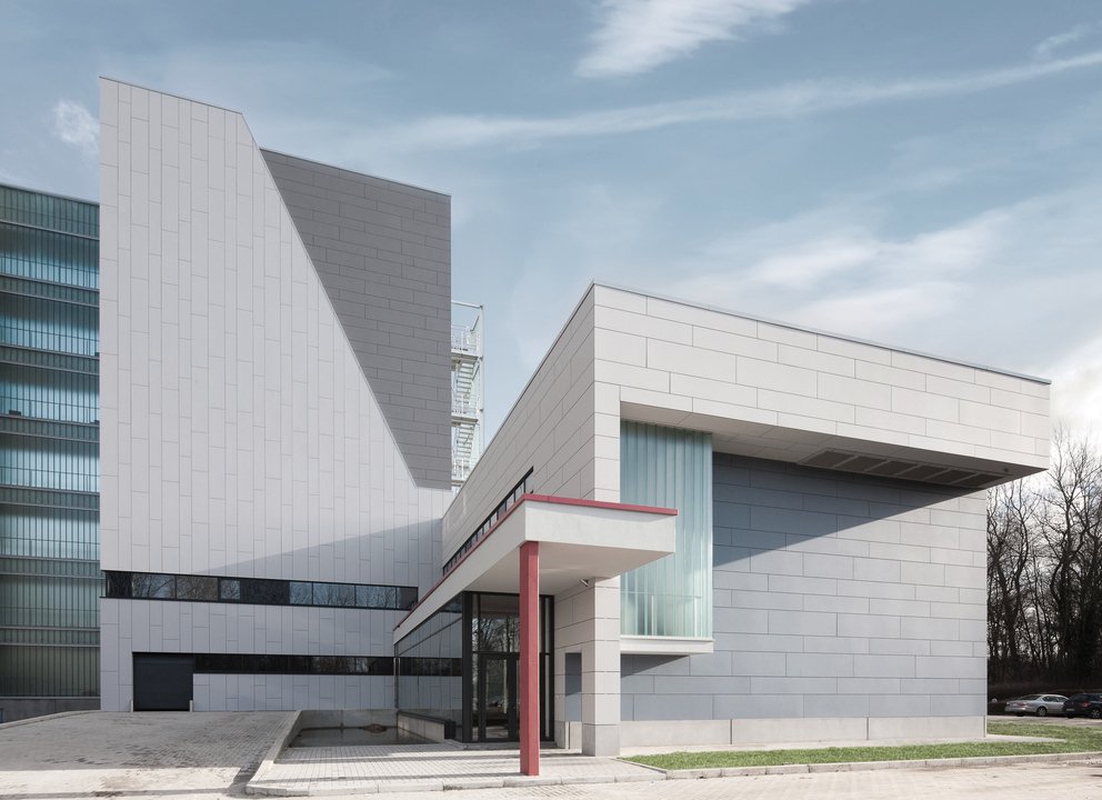 full_EQUITONE__pictura__facade_Antwerp