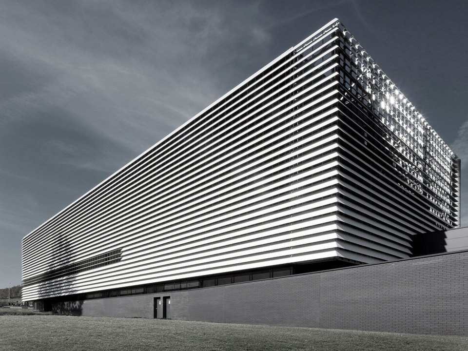 full_EQUITONE_facade_panel_Leuven_office-01