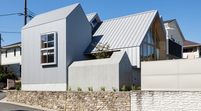 มาดูแบบบ้านสไตล์ญี่ปุ่นตั้งอยู่ท่ามกลางทิวทัศน์ที่สวยงามให้กลิ่นอายความเป็นธรรมชาติเหมาะกับการพักผ่อนสบาย ๆ ในวันหยุด