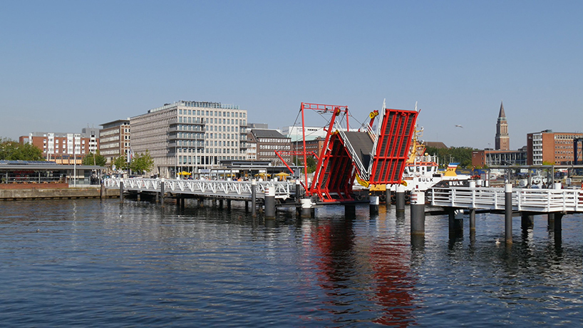 ten-amazing-moving-bridges-around-the-world-designboom-008