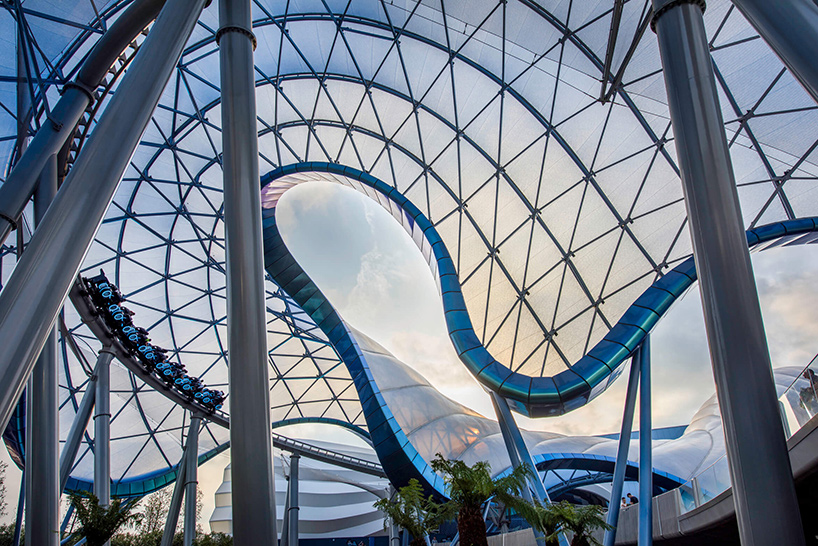 grimshaw-shanghai-disney-resort-tomorrowland-china-designboom-05