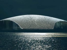 “The Whale” สถาปัตยกรรมปลาวาฬเกยตื้นที่ทำให้คิดถึงวงกลมอาร์กติกของสถาปนิกชาวเดนมาร์ก