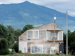 บ้านเซ็กซี่ด้วยผนังซีทรูจากพลาสติกลูกฟูก ผลงานของ Yoshichika Takagi + Associates สตูดิโอสถาปัตยกรรมจากแดนปลาดิบ