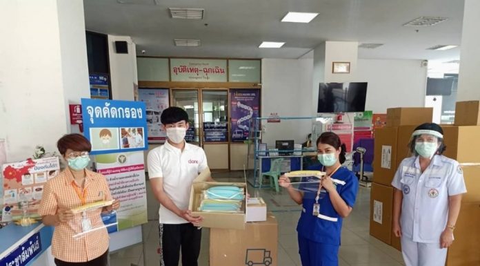 ดีวันซิสเต็ม ร่วมใจทำหน้ากาก Face Shield แจก รพ. สมเด็จพระเจ้าตากสินฯ สู้โควิด-19