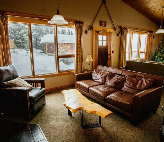 เพราะเราคู่กัน! แจกสัดส่วนทองคำแมตช์โต๊ะและโซฟาที่เข้ากับห้องและความเป็นคุณ