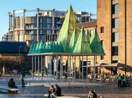 “Electric Nameton” ส่วนผสมระหว่างป่าในเทพนิยายและสถาปัตยกรรมสมัยใหม่