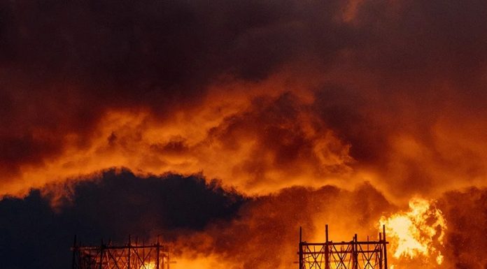 “Burning Bridges” สัญลักษณ์ของการเปลี่ยนแปลง จุดเปลี่ยนผ่านสู่กลียุค