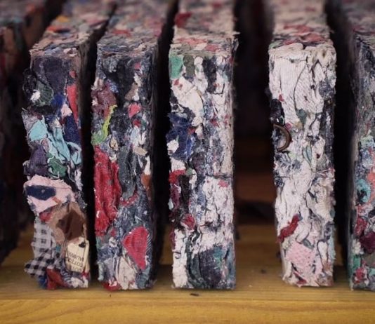 เศษขยะเยอะนักใช่ไหม? งั้นเจอ “FabBRICK” อิฐที่ผลิตจากเศษผ้าหน่อยเป็นไง