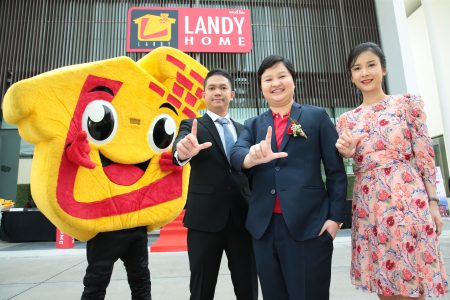 9. 3 ผู้บริหารเจเนเรชั่นสอง แห่ง แลนดี้ โฮม พานิช – พรรัตน์ – ภัทรา มณีรัตนะพร