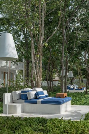 sala-samui-chaweng-beach-roadside-8-602f8f0f0ac57