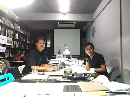 ชุติพงษ์ วิชัยดิษฐ เจ้าของโครงการและ คุณสุริยะ อัมพันธศิริรัตน์