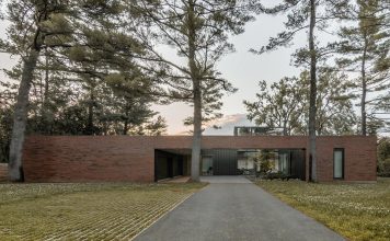 “Residence De L’isle” แรงบันดาลใจจาก “บ้านอเมริกันยุค 50” หยิบเอกลักษณ์มาใส่ในบ้านสมัยใหม่