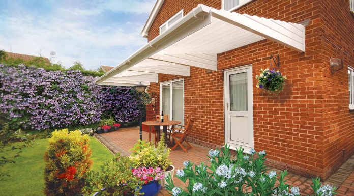 จัดเต็ม 5 วัสดุ “กันสาด” สวยหลากหลายสไตล์ กันฝนก็ได้ กันแดดก็เยี่ยม