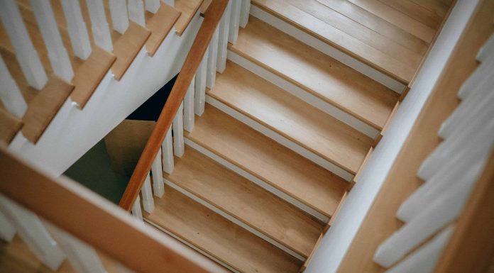 เจาะลึก “บันไดไม้เอ็นจิเนียร์” จาก DDC ที่สะท้อนตัวตนเจ้าของบ้านได้ทุกไลฟ์สไตล์