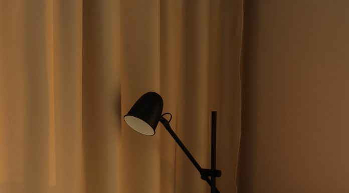 ถนอมสายตาไม่ให้เสื่อมก่อนวัย กับ 3 วิธีเลือกใช้ไฟอ่านหนังสือ