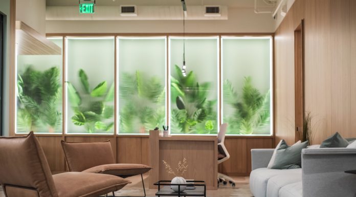 โคมไฟ ลายผนัง และระดับความสว่าง กับการออกแบบโถง(ให้)ต้อนรับ สามารถอยู่ได้นาน