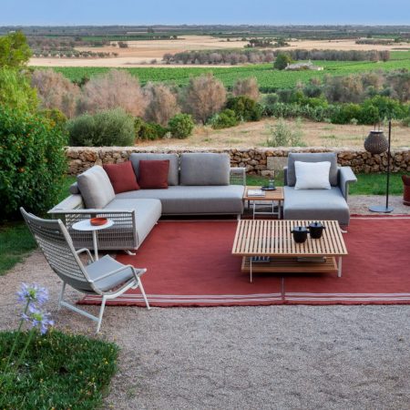 solaria-modular-sofa-poltrona-frau-ludovica-roberto-palomba_dezeen_2364_col_square-852×852