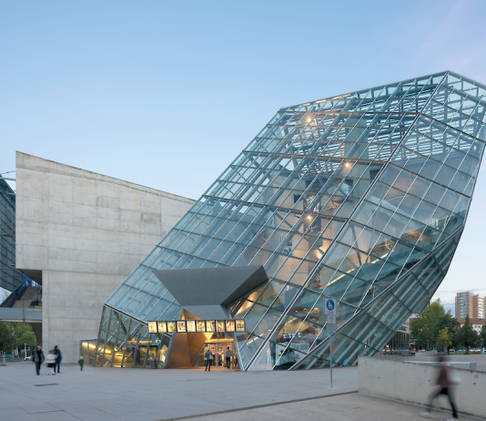 Coop Himmelb(l)au สหกรณ์สถาปนิกที่ร่วมกันสร้างประวัติศาสตร์ Deconstructivism