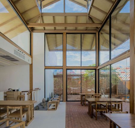 chirp-cafe-and-chat-space-flat12x_8