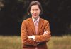 เปิดม่านสถาปัตย์สีสดสัดส่วนสมมาตรในสไตล์ของคนทำหนังสุดติสท์ “Wes Anderson”